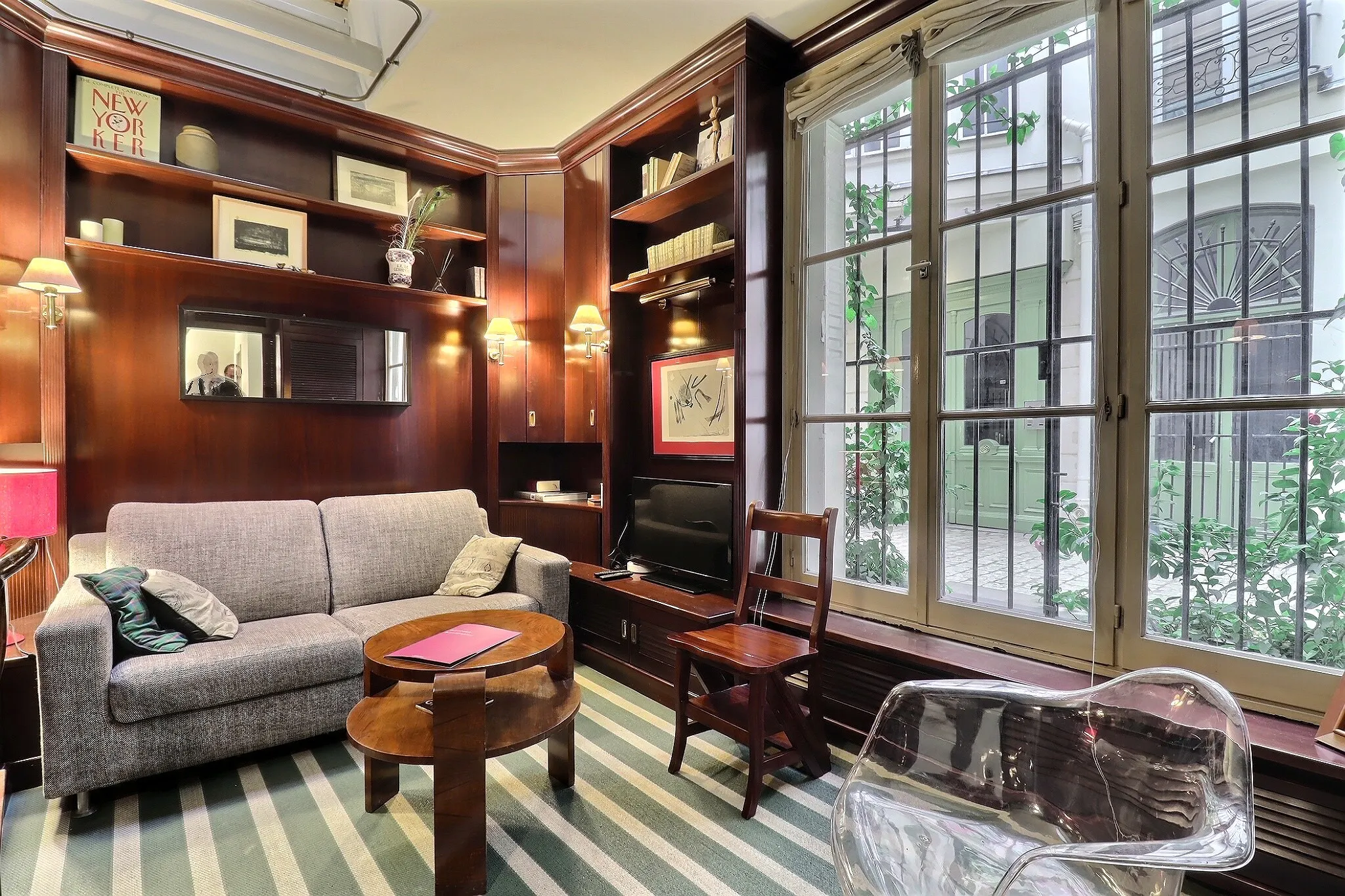 Rue Saint-Honoré, Paris preview