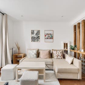 Apartment for rent for €2,200 per month in Paris, Rue de la Reynie