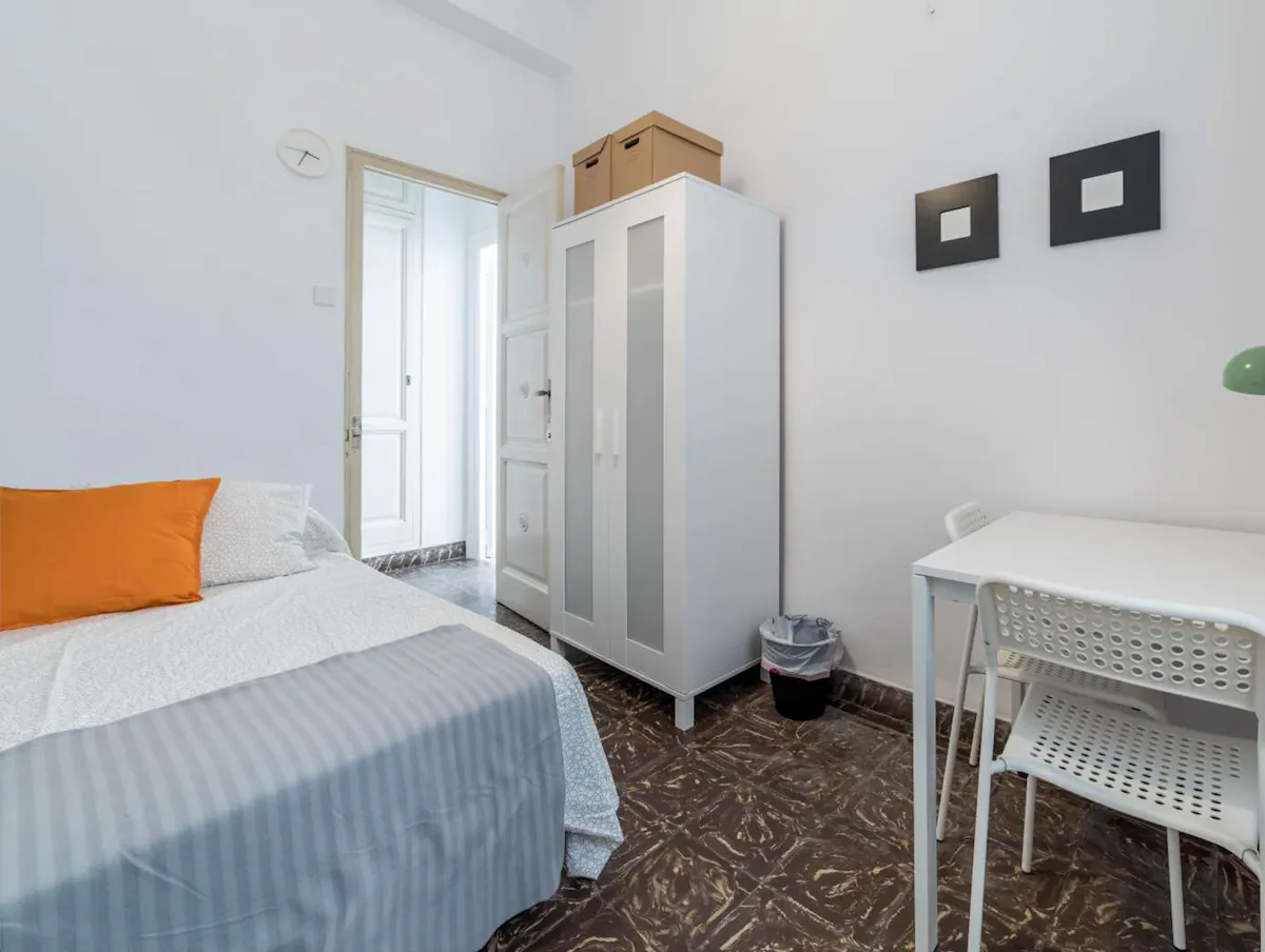 Private room in Carrer de Guillem de Castro, Valencia (1502147) ROOM