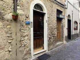 Lägenhet att hyra för 1 592 € i månaden i Toirano, Via Braida