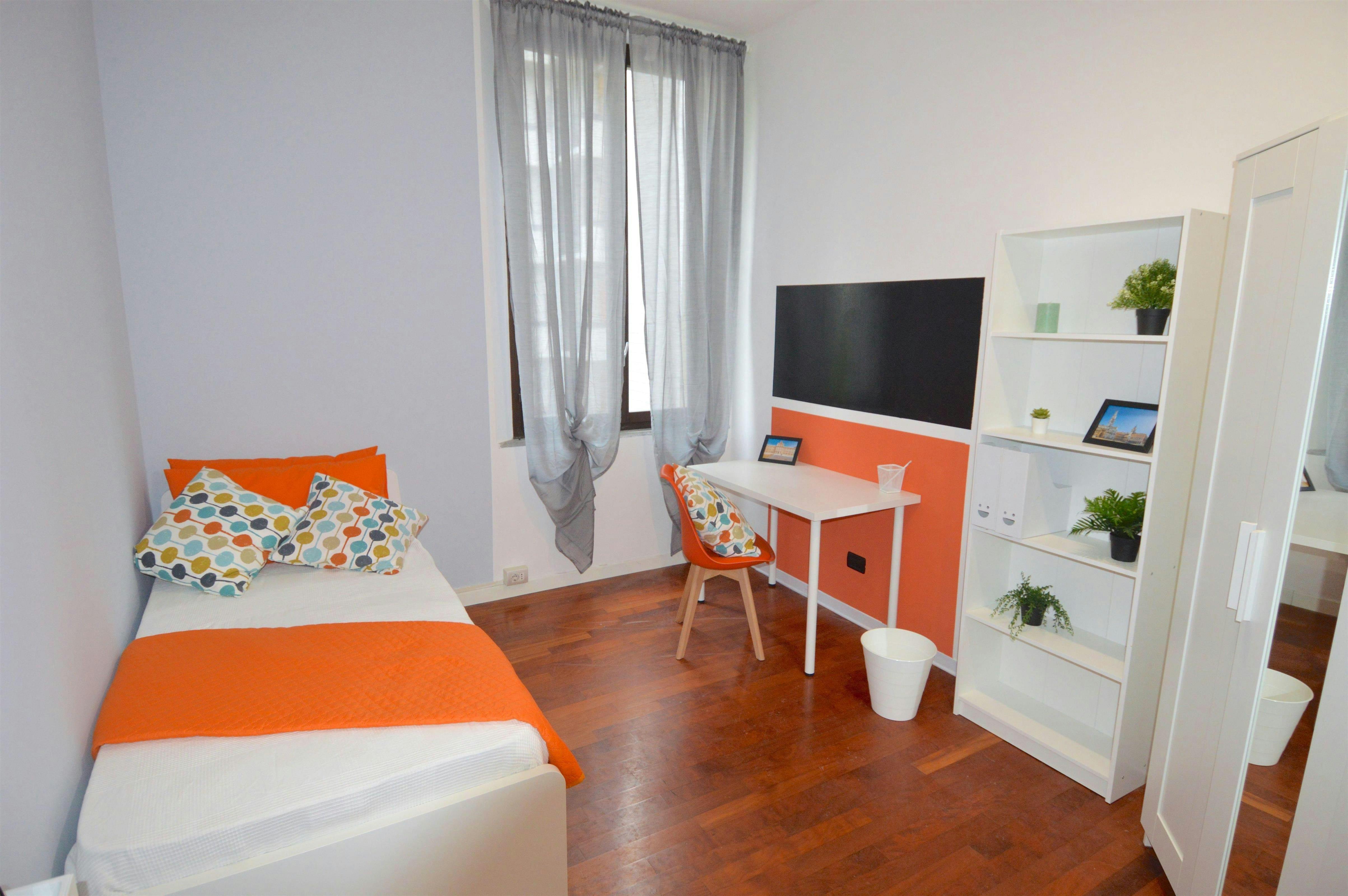 Private room in Via Emilia Ovest, Modena (1502172) room image 1