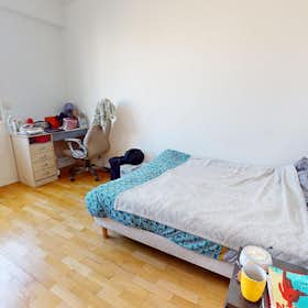 Private room for rent for €525 per month in Villeurbanne, Cours Tolstoï