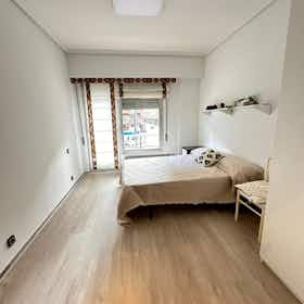 Отдельная комната сдается в аренду за 400 € в месяц в Logroño, Gran Vía Juan Carlos I