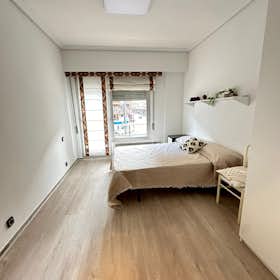 私人房间 正在以 €400 的月租出租，其位于 Logroño, Gran Vía Juan Carlos I