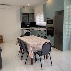 Apartament de închiriat pentru 1.200 EUR pe lună în Sagunto, Plaza de los Pueblos