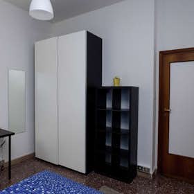 Private room for rent for €725 per month in Bologna, Via Pelagio Palagi