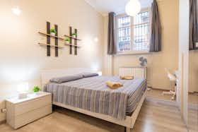 Apartment for rent for €1,500 per month in Turin, Via Claudio Beaumont