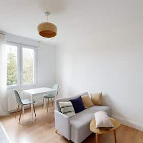 Lägenhet att hyra för 999 € i månaden i Nantes, Boulevard Gabriel Lauriol