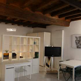 Apartament de închiriat pentru 1.000 EUR pe lună în Venaria Reale, Piazza dell'Annunziata