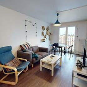 Private room for rent for €410 per month in Rouen, Rue Brisout de Barneville