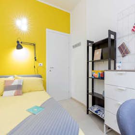 Privé kamer for rent for € 440 per month in Turin, Corso Regina Margherita