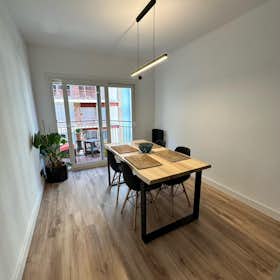 Private room for rent for €380 per month in Girona, Carrer Francesc Ciurana