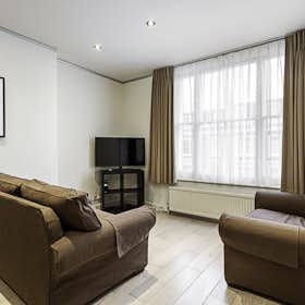 Apartment for rent for £3,972 per month in London, Eardley Crescent