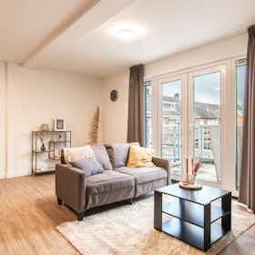 Apartment for rent for €1,600 per month in Tilburg, Willem de Rijkestraat