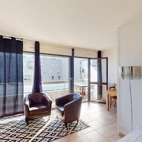 Studio for rent for € 875 per month in Gaillard, Rue de Genève