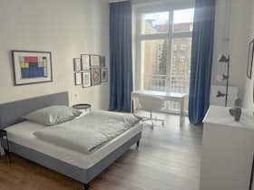 Apartment for rent for €3,300 per month in Berlin, Konstanzer Straße