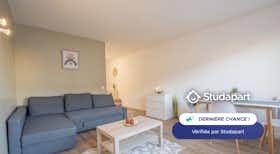 Appartement te huur voor € 550 per maand in Avignon, Rue des Papalines