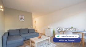 公寓 正在以 €550 的月租出租，其位于 Avignon, Rue des Papalines