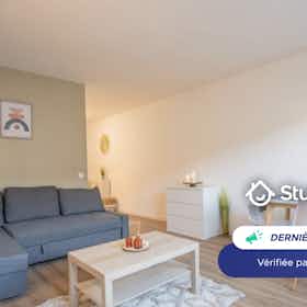 Appartement te huur voor € 550 per maand in Avignon, Rue des Papalines