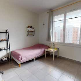 Приватна кімната за оренду для 411 EUR на місяць у Lyon, Avenue Jean Mermoz