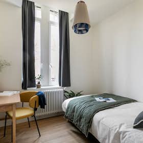 Private room for rent for €680 per month in La Madeleine, Avenue de la République