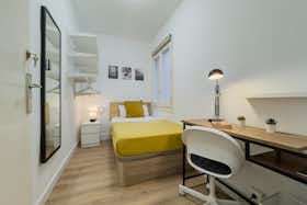 Mehrbettzimmer zu mieten für 620 € pro Monat in Barcelona, Carrer del Rosselló