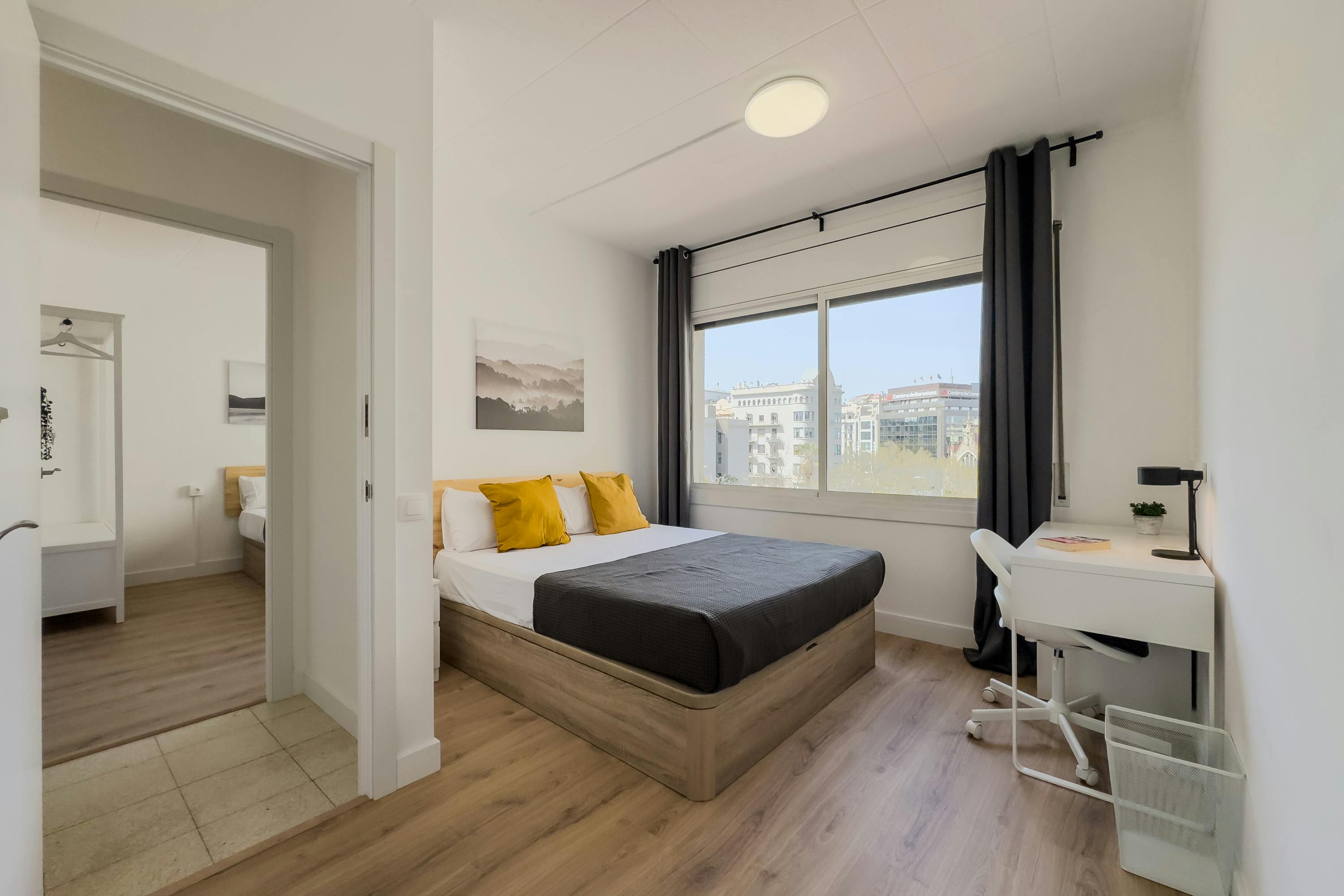 Shared room for rent for €750 per month in Barcelona, Carrer del Rosselló