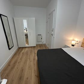 Shared room for rent for €720 per month in Barcelona, Carrer del Rosselló