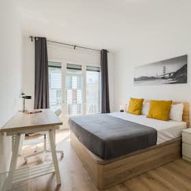 Gedeelde kamer te huur voor € 690 per maand in Barcelona, Carrer del Rosselló