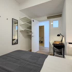Mehrbettzimmer zu mieten für 550 € pro Monat in Barcelona, Carrer del Rosselló
