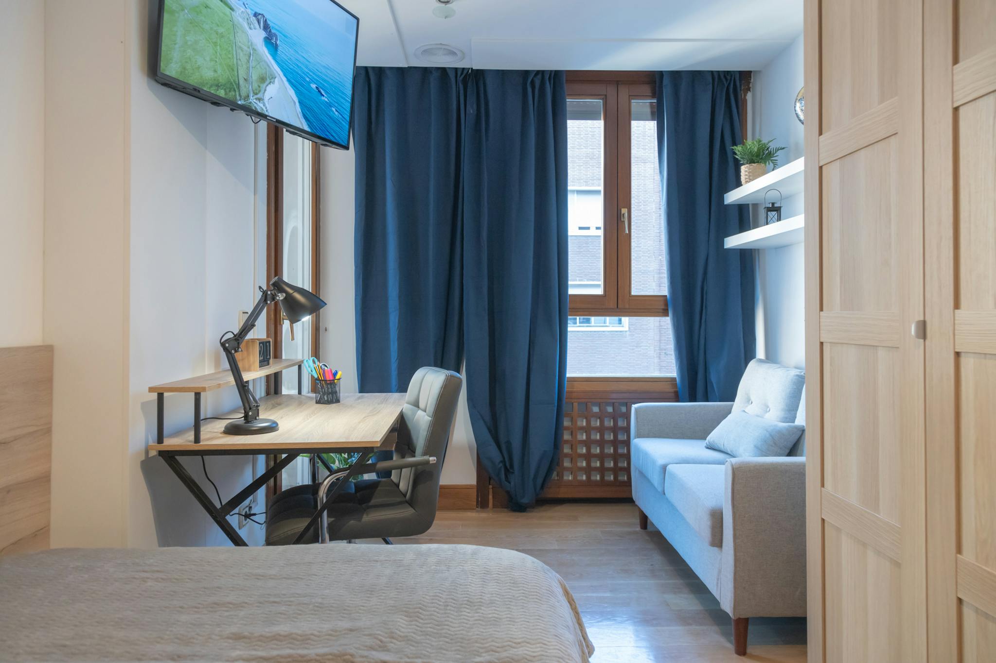 Paseo de la Castellana, Madrid preview