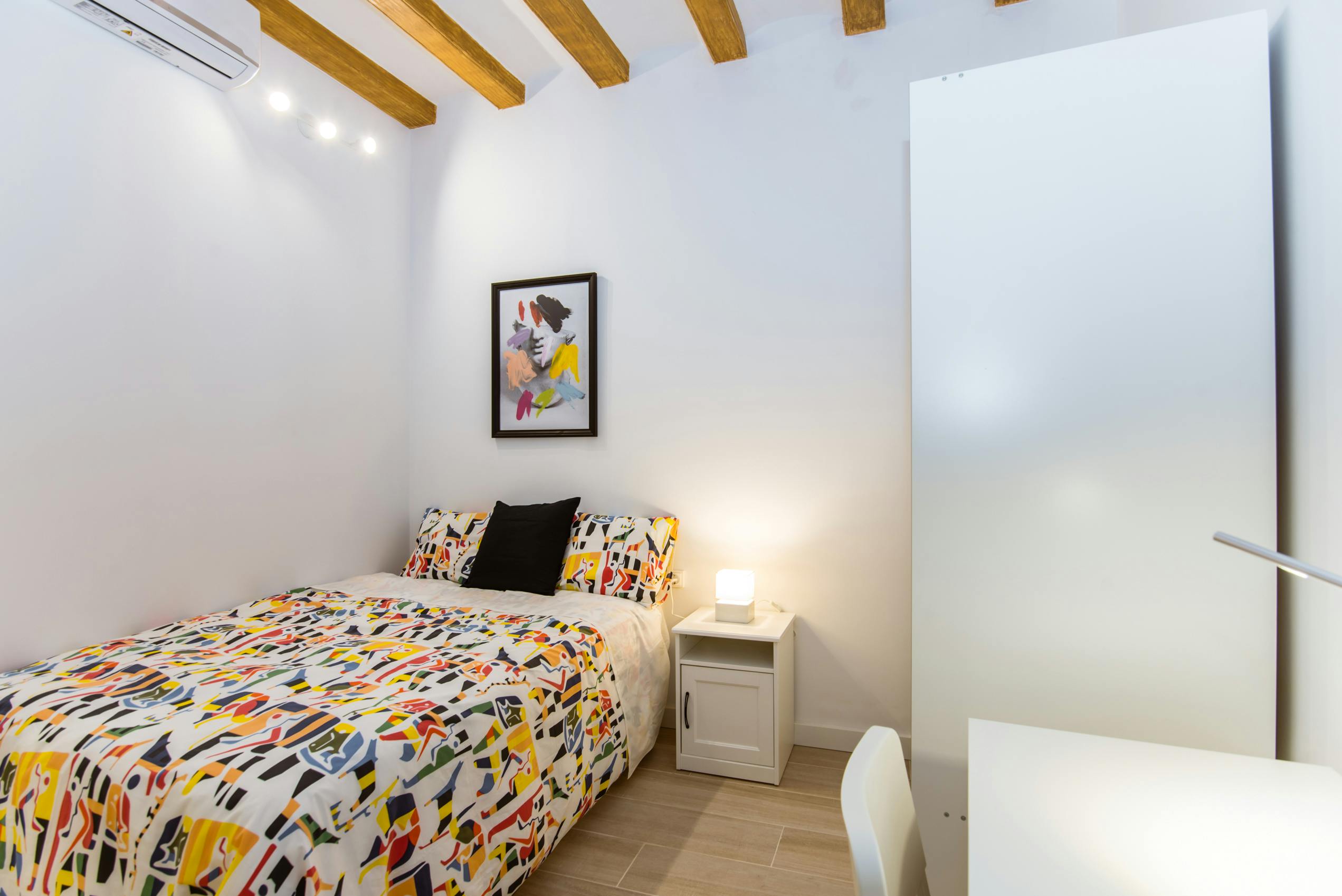 Single room Barcelona, 1 bed, 10m² — photo 7