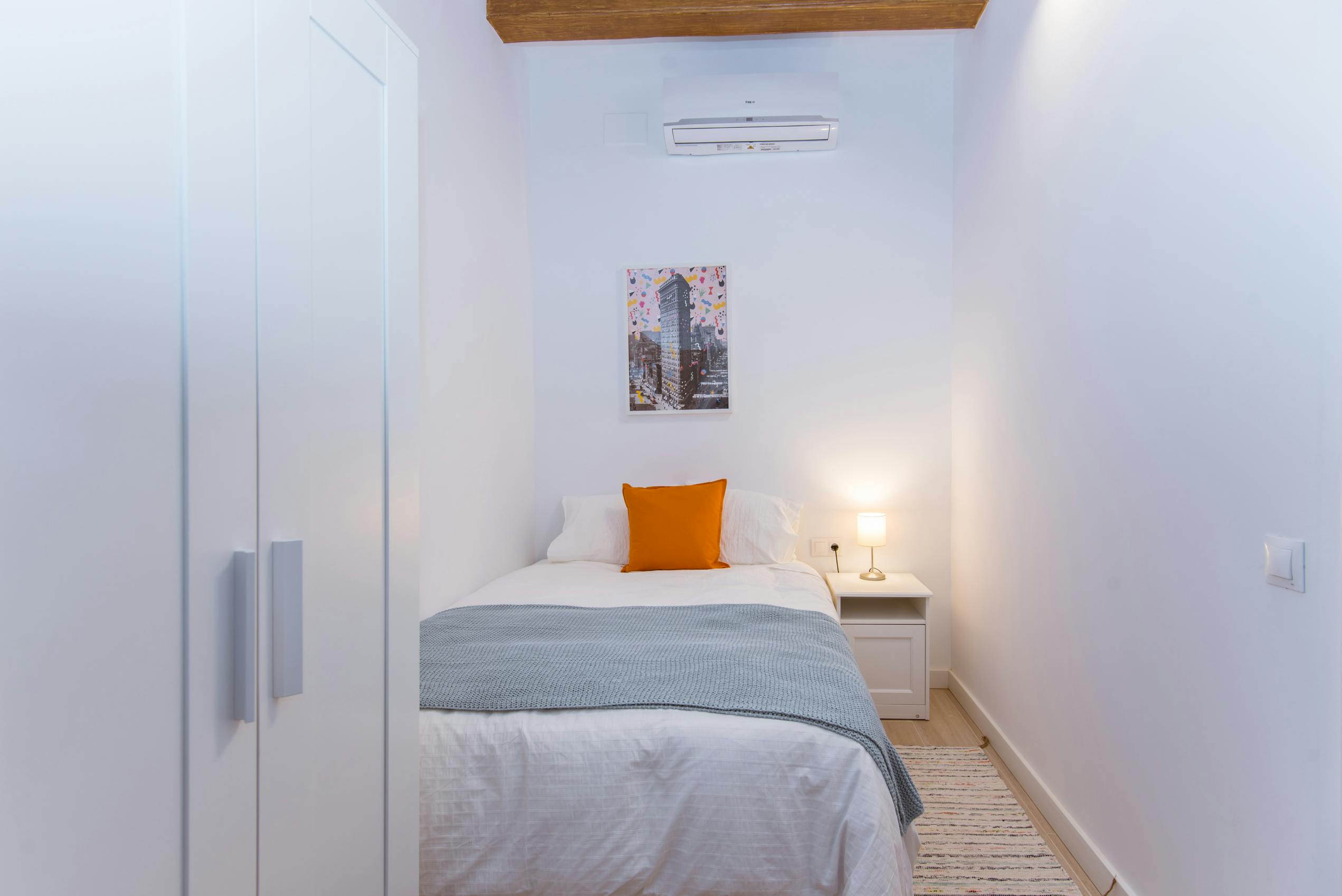 Private room for rent for €750 per month in Barcelona, Baixada de Viladecols