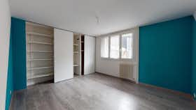 Apartament de închiriat pentru 720 EUR pe lună în Clermont-Ferrand, Rue Henri Barbusse