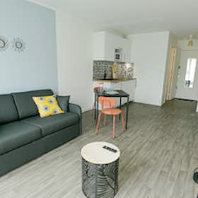 Apartament de închiriat pentru 650 EUR pe lună în Rouen, Rue Marquis