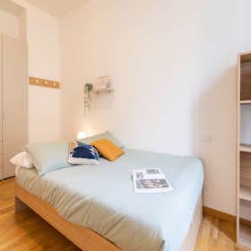 Private room for rent for €975 per month in Milan, Corso Buenos Aires
