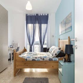Private room for rent for €565 per month in Cesano Boscone, Via dei Mandorli