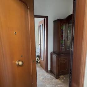 Apartment for rent for €2,500 per month in Florence, Via Filippo Pacini