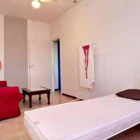 Private room for rent for €520 per month in Milan, Via Ferrante Aporti