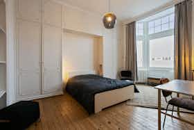 Будинок за оренду для 645 EUR на місяць у Charleroi, Boulevard Audent