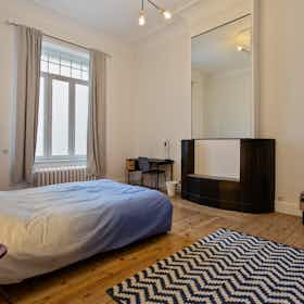 Huis te huur voor € 645 per maand in Charleroi, Boulevard Audent