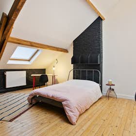 Dom do wynajęcia za 645 € miesięcznie w mieście Charleroi, Boulevard Audent