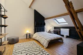 Hus att hyra för 645 € i månaden i Charleroi, Boulevard Audent