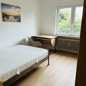 WG-Zimmer zu mieten für 690 € pro Monat in Eschborn, Königsteiner Straße