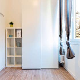 Private room for rent for €705 per month in Bologna, Viale Alfredo Oriani