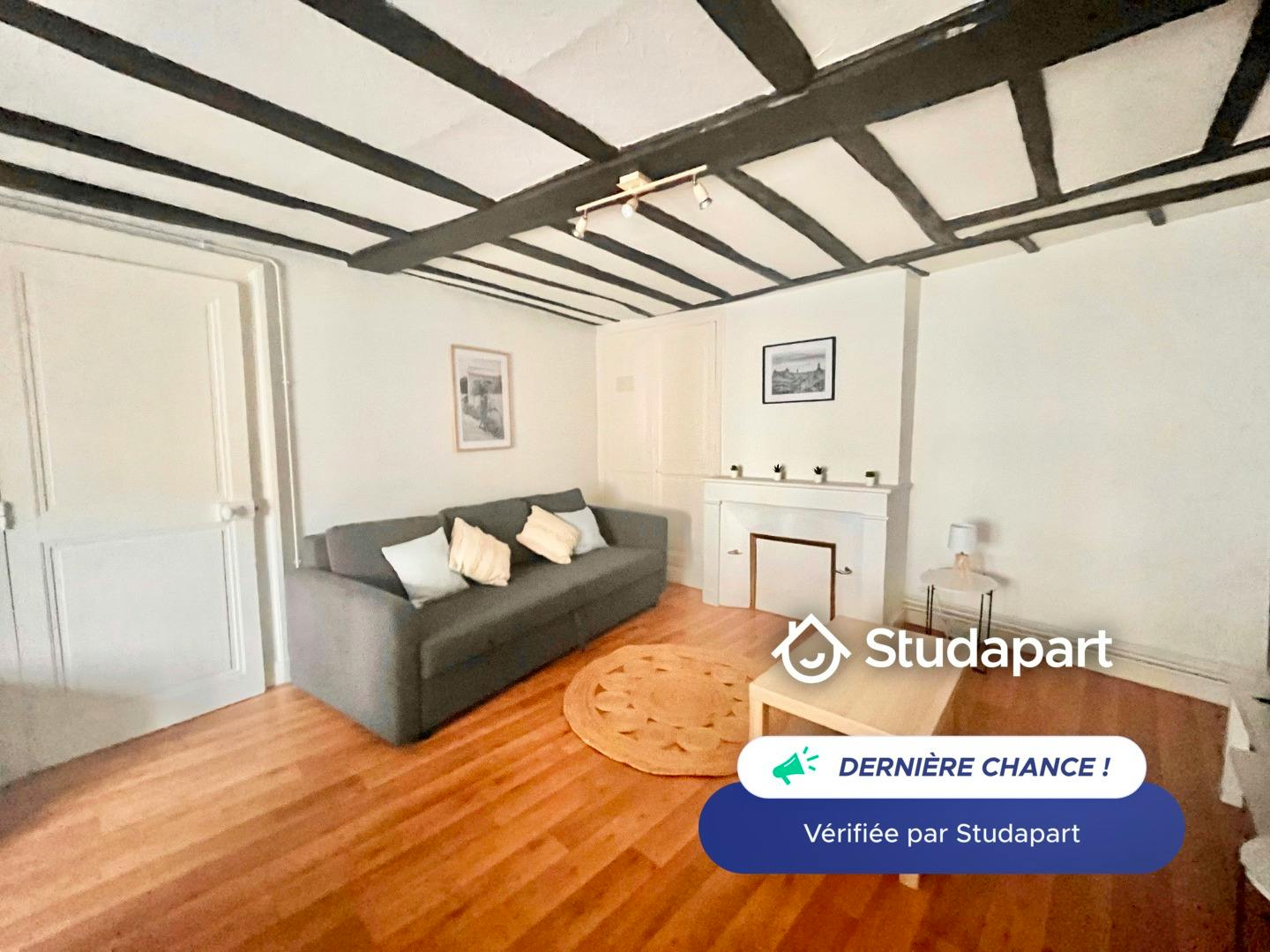 Apartamento para alugar por € 650 por mês em Poitiers, Rue de l'Ancienne Comédie