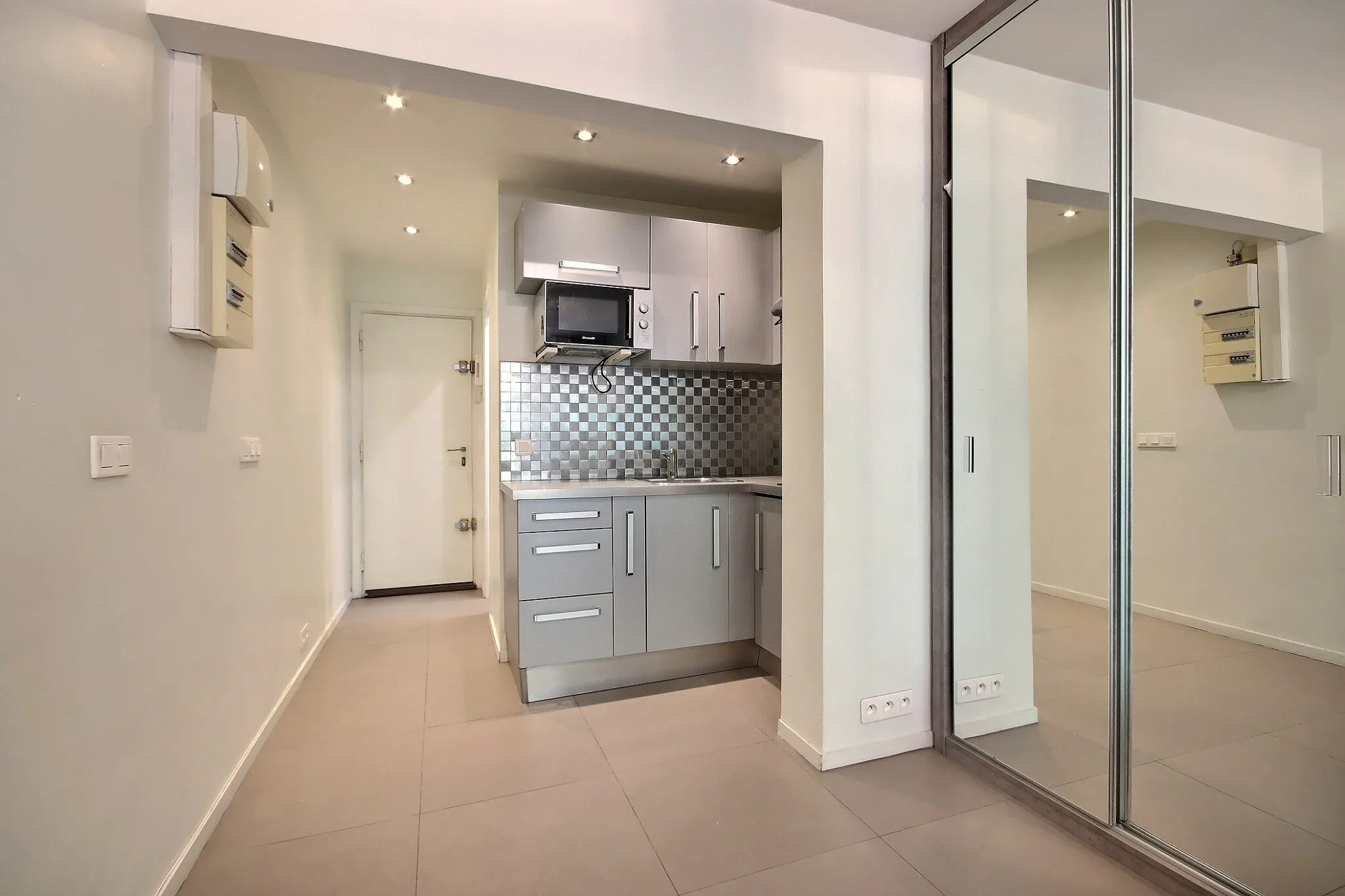 Apartment in Avenue Raymond Poincaré, Paris (1503120) ROOM 4