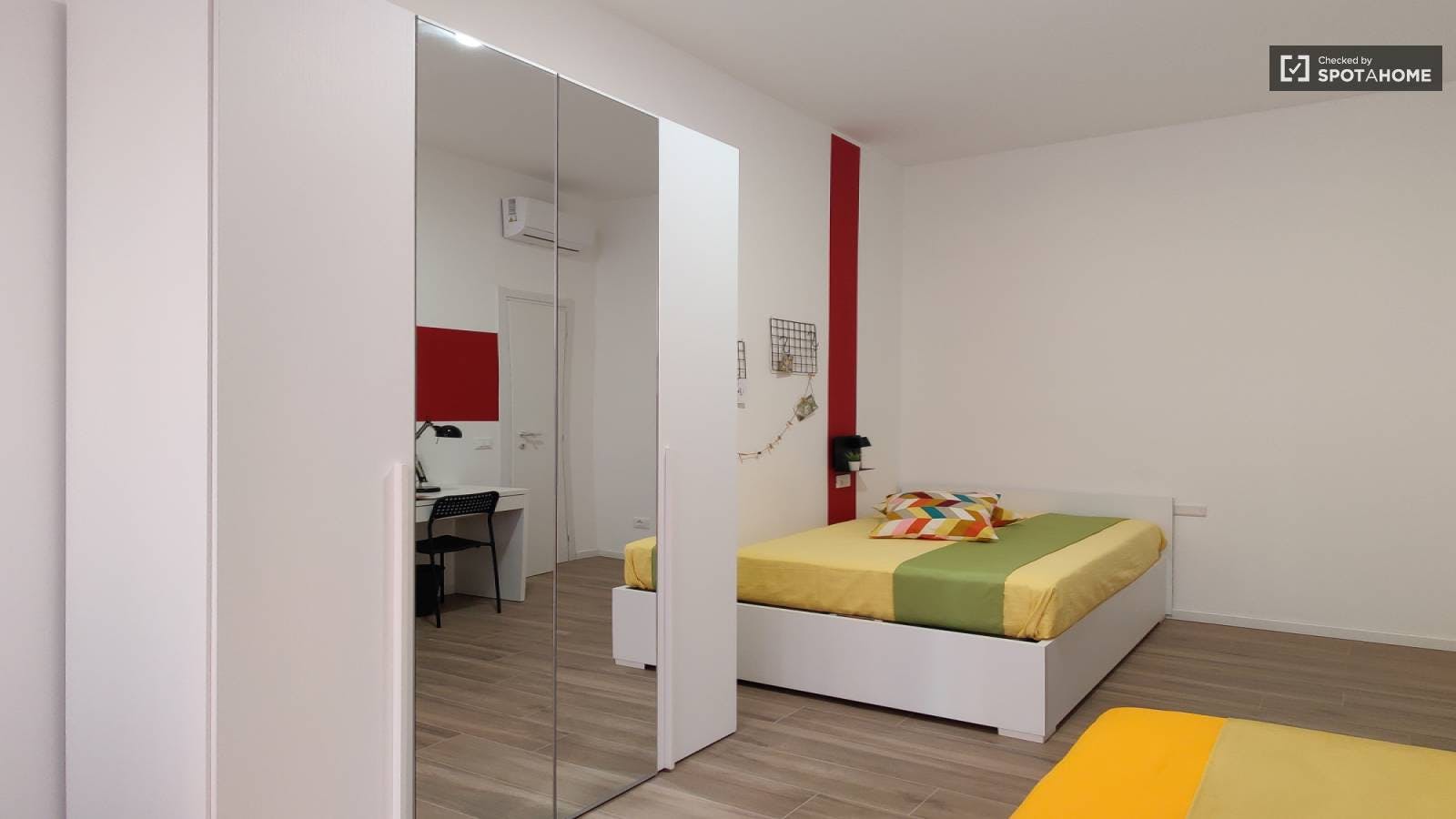 Double room Milan, 1 bed, 18m² — photo 1