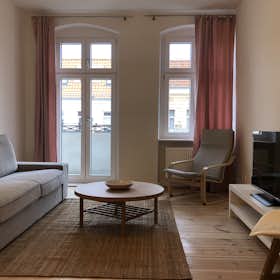 Apartment for rent for €1,495 per month in Berlin, Flughafenstraße