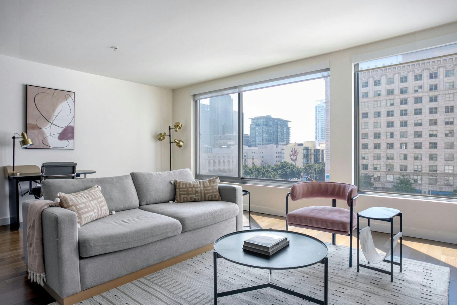 Appartement à louer pour $3,080/mois à Los Angeles, Flower Street